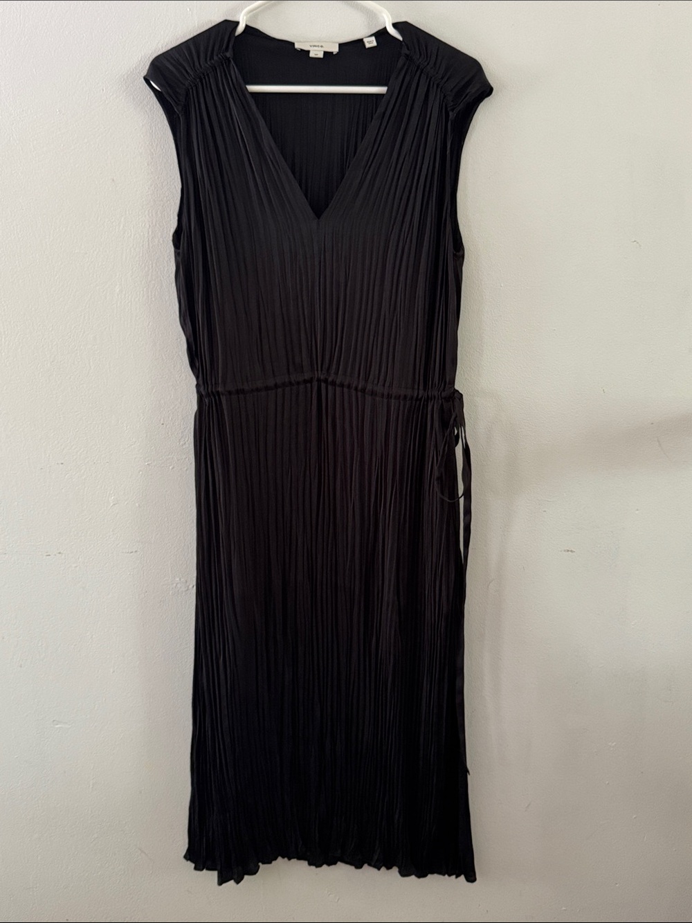Vince Black V-Neck Crinkle Pleated Midi Dress Sz S